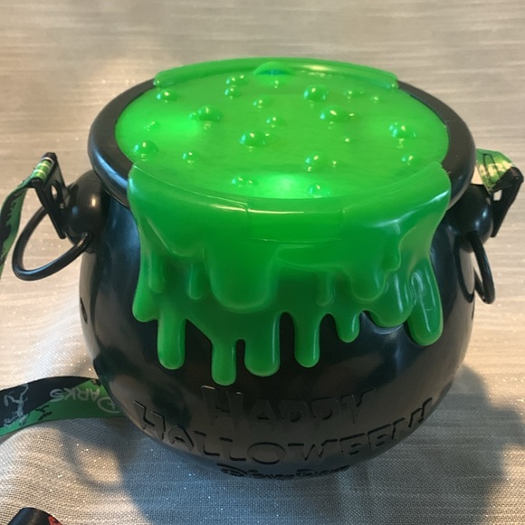 Disney Parks POISON APPLE Cauldron Green Popcorn Candy Bucket Halloween - Picture 9 of 14